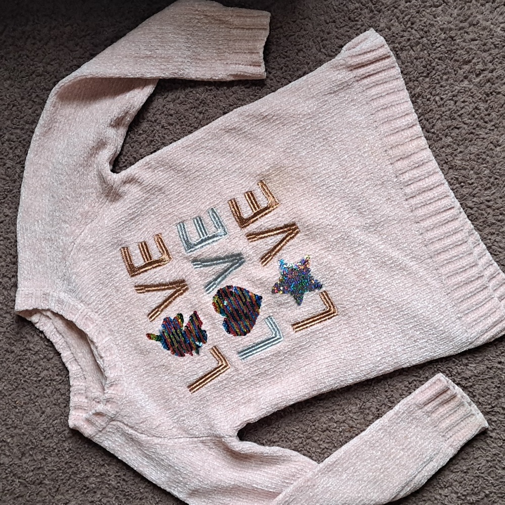 Love Sweater Size 7 girls